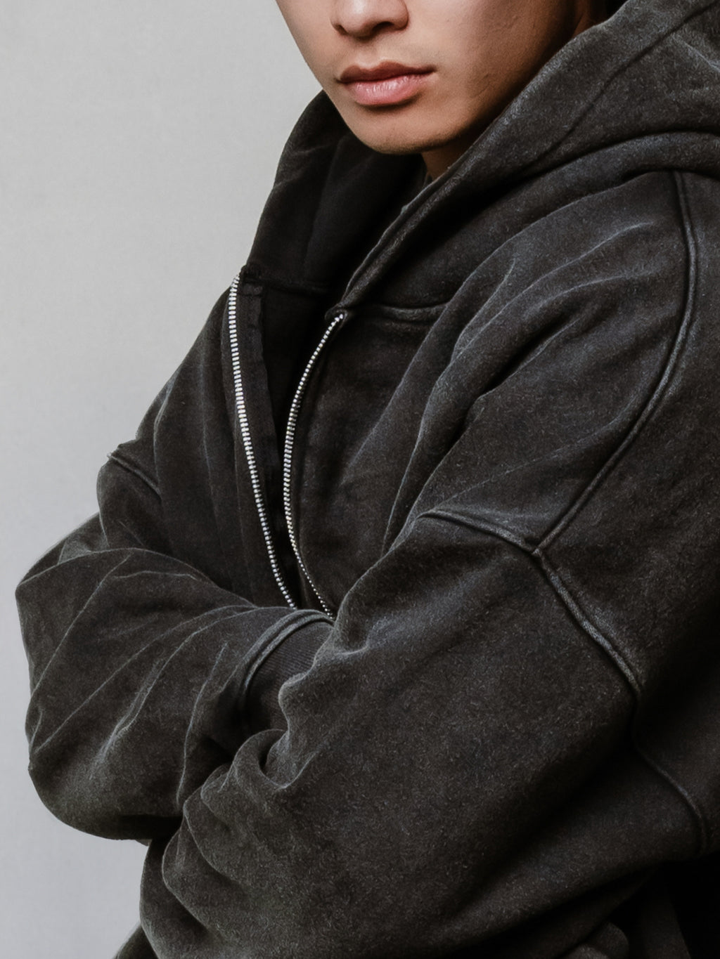 TOUSUNI BLACK HOODIE