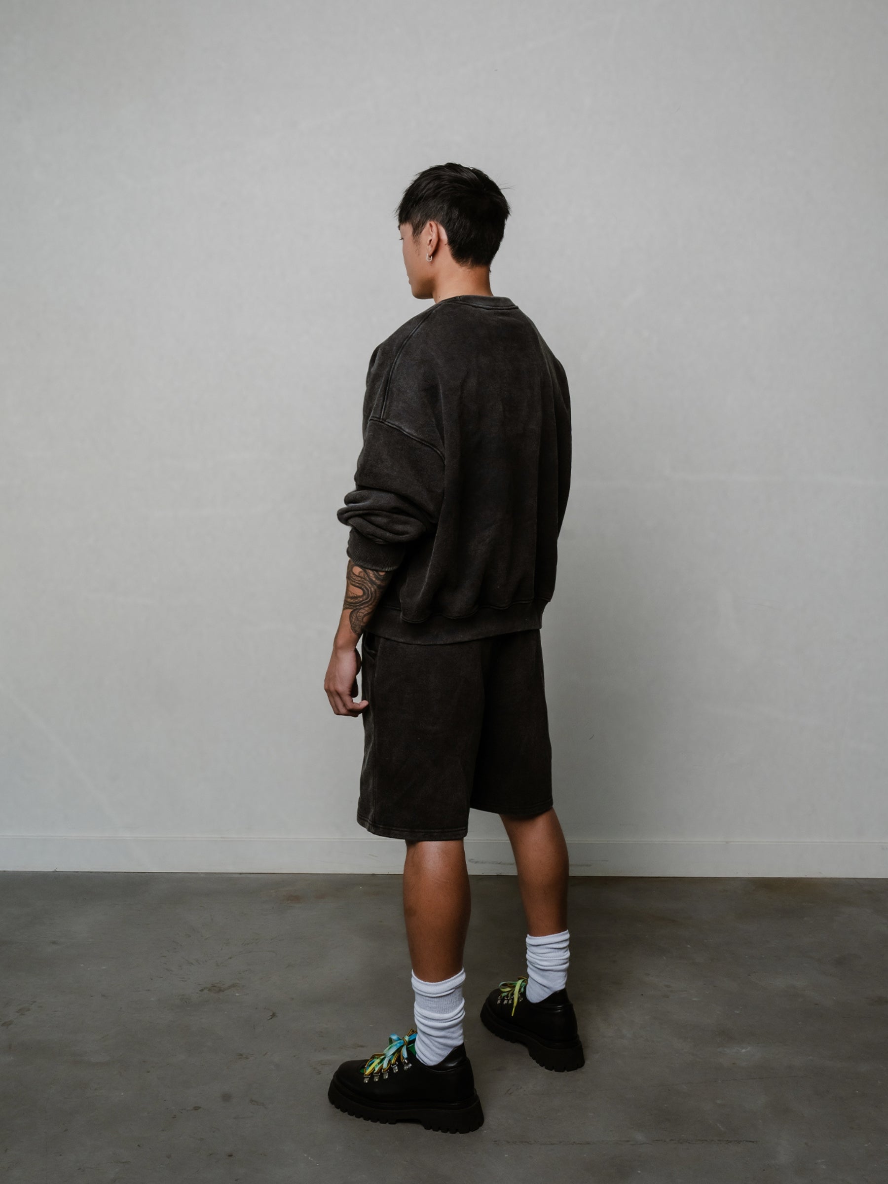 TOUSUNI BLACK CREWNECK